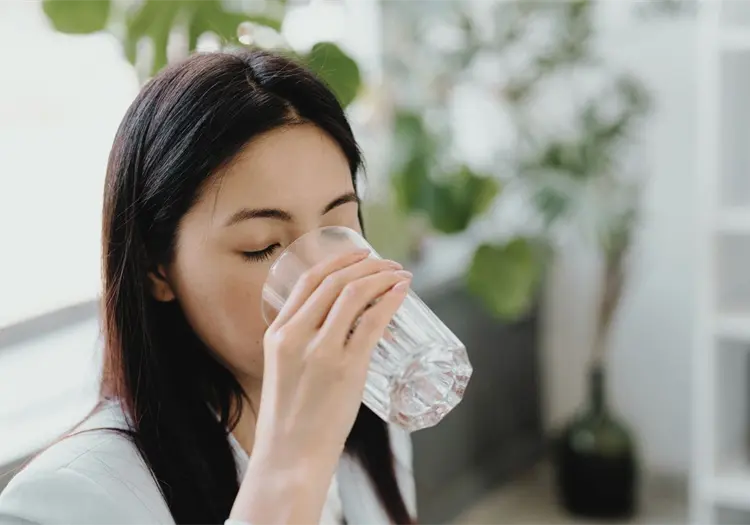 La famosa regla de los 8 vasos de agua diarios: &iquest;funciona o es un mito?
