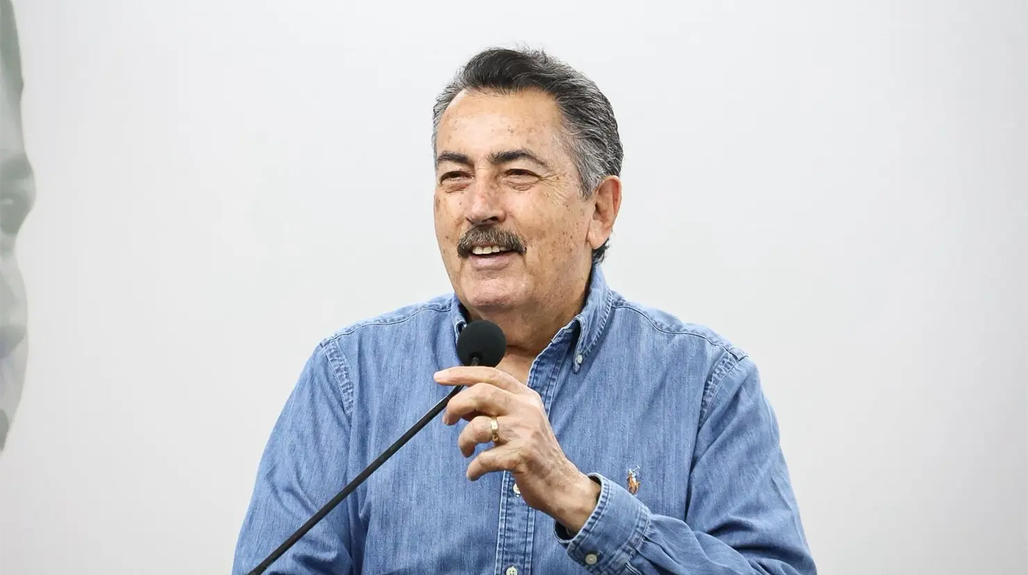 Alcalde Javier Lamarque env&iacute;a buenos deseos a los cajemenses por fiestas decembrinas