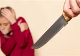 Ni&ntilde;a amenaza a su compa&ntilde;era de secundaria con un cuchillo en Michoac&aacute;n