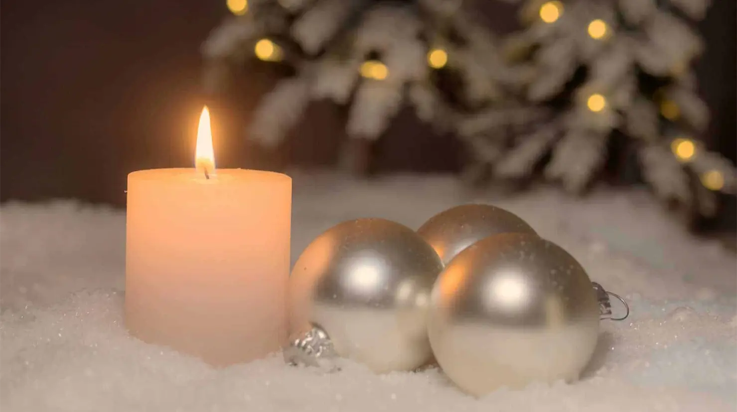 &iquest;Qu&eacute; significa encender una vela blanca en Navidad? La tradici&oacute;n que no falta en M&eacute;xico