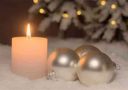 &iquest;Qu&eacute; significa encender una vela blanca en Navidad? La tradici&oacute;n que no falta en M&eacute;xico