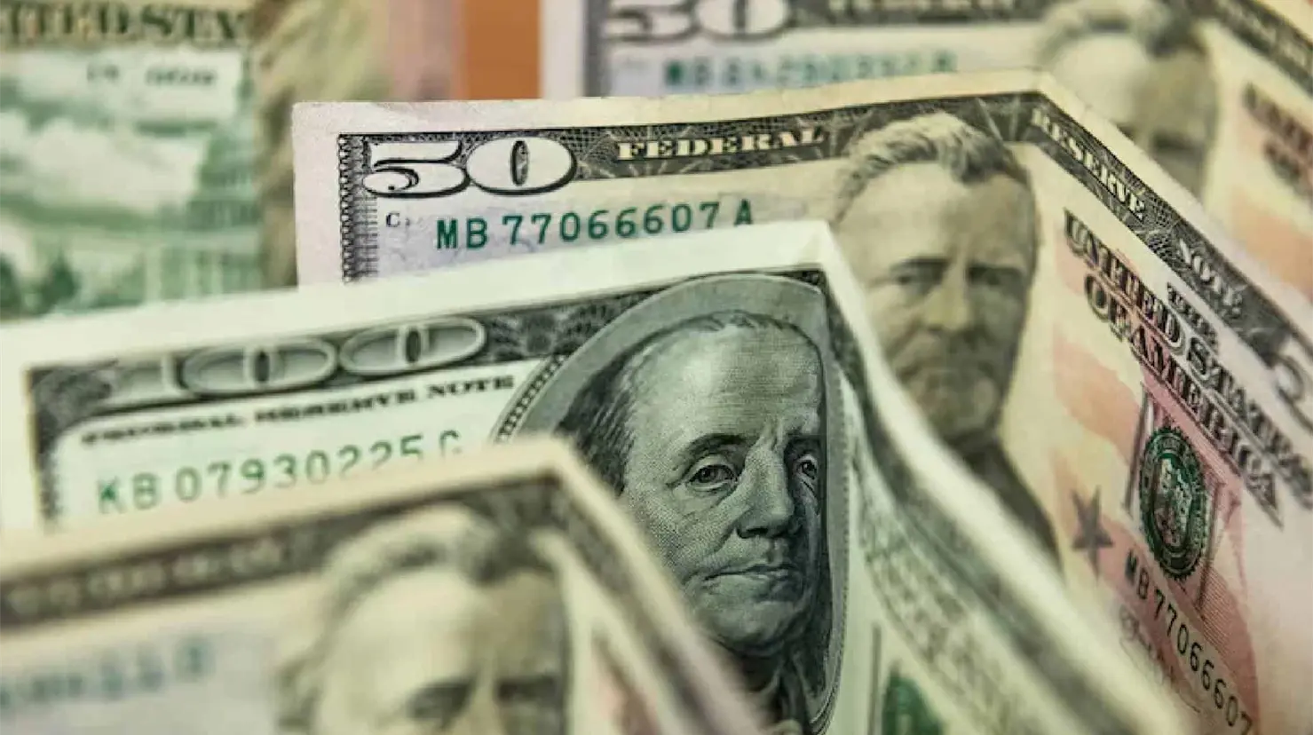 Precio del d&oacute;lar hoy jueves 25 de diciembre de 2025: El peso mexicano se fortalece en Navidad