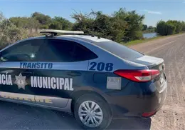 Cae pick up a Canal Bajo en Ciudad Obregón; hay una persona sin vida