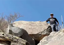 Descubren antiguo calendario solar tallado en piedra en el desierto de Sonora