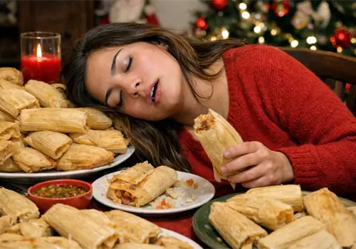 Cruz roja recuerda el caso de mujer que se comi&oacute; 20 tamales durante la Navidad y termino intoxicada