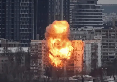 Ataque masivo ruso a Kyiv deja muertos y miles sin calefacción antes de la reunión Trump-Zelensky Ataque masivo ruso a Kyiv deja muertos y miles sin calefacción antes de la reunión Trump-Zelensky