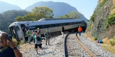 Tren Interoce&aacute;nico en Nizanda se descarrila, el incidente deja 20 heridos