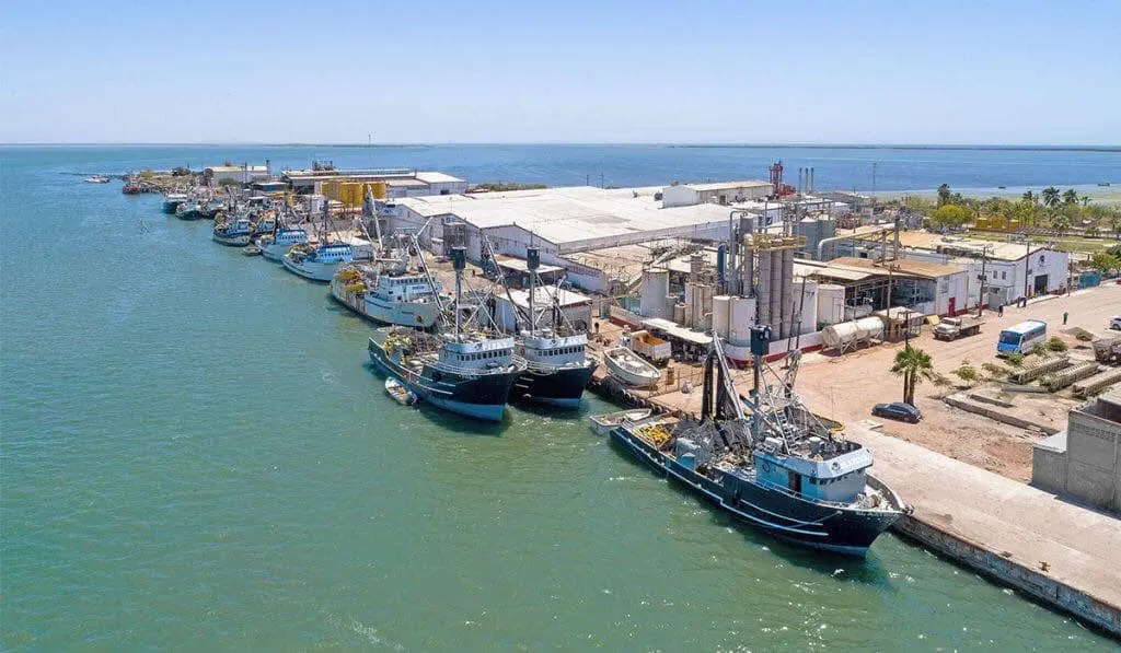 Cierran Puerto de Yavaros por mal tiempo