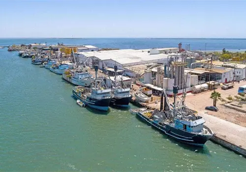 Cierran Puerto de Yavaros por mal tiempo