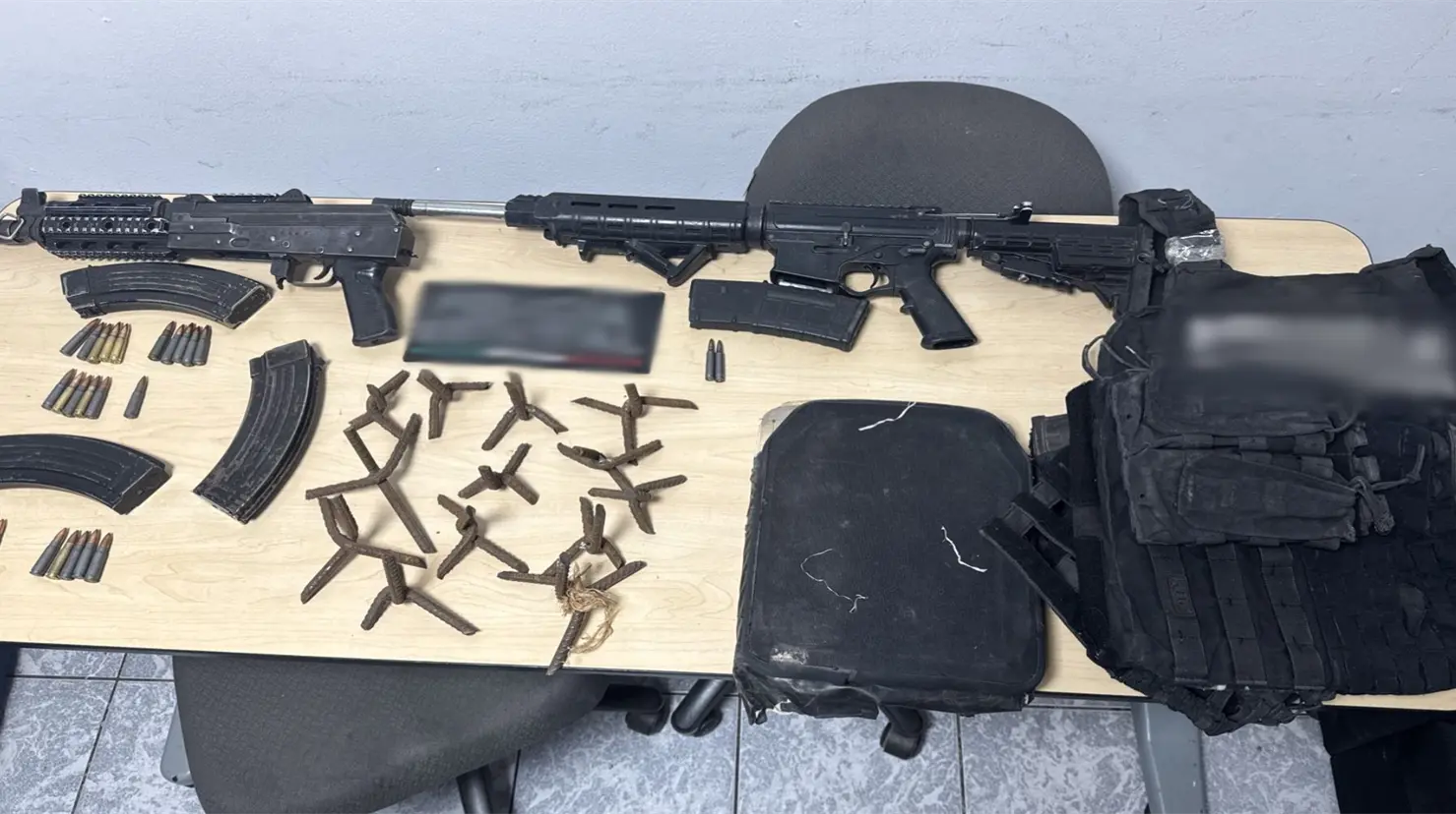 Decomisan armamento en B&aacute;cum