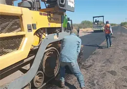 Realiza bacheo emergente la Junta de Caminos