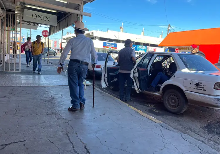 Taxistas de Obreg&oacute;n beneficiados con que se mantenga precio de la gasolina para el 2026