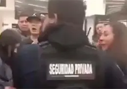 VIDEO | Lady Pavo genera pol&eacute;mica tras ri&ntilde;a en Walmart de la CDMX