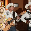 Corrido de año nuevo en Sonora: tradición musical propia para un brindis alegre Corrido de año nuevo en Sonora: tradición musical propia para un brindis alegre