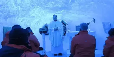 Fe a -50 &deg;C en la Ant&aacute;rtida: as&iacute; es la capilla de hielo en el fin del mundo