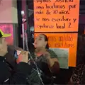 Familia se encadena para impedir desalojo en Local 2 del Mercado Municipal de Hermosillo Familia se encadena para impedir desalojo en Local 2 del Mercado Municipal de Hermosillo