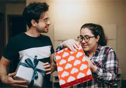 Esto le pasa a tu cerebro cuando das o recibes un regalo, seg&uacute;n la ciencia