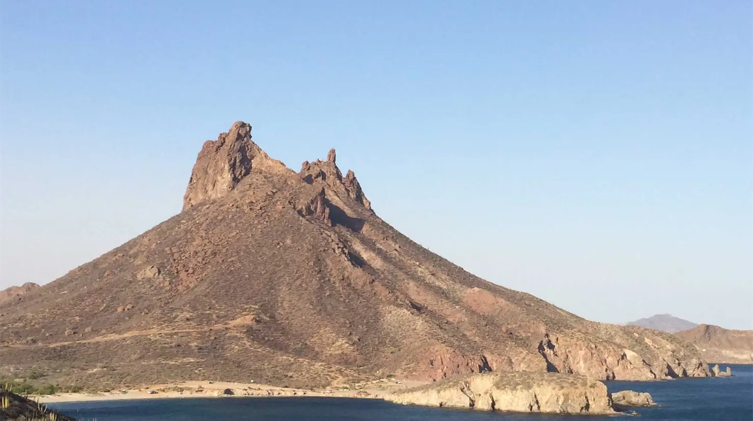 Cae joven turista desde la parte alta del cerro Tetakawi en San Carlos; activan megaoperativo de rescate