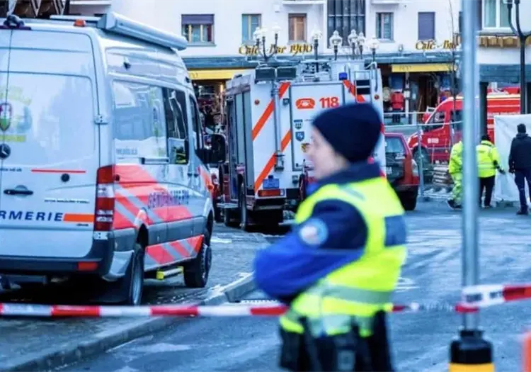 Incendio devastador en bar de Suiza deja a tres j&oacute;venes italianos en estado cr&iacute;tico