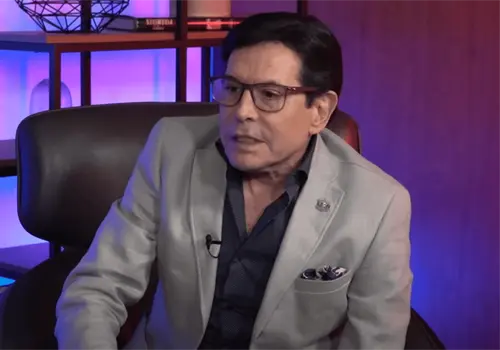 Pepillo Origel revela que podr&iacute;a tener un hijo en Nueva York; nunca lo conoci&oacute;