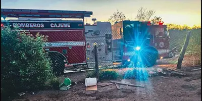Familia rescatada tras incendio en Leandro Valle Familia rescatada tras incendio en Leandro Valle