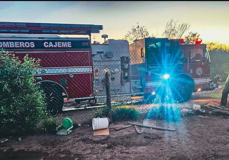 Familia rescatada tras incendio en Leandro Valle