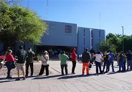 Acuden cajemenses a revalidar sus placas 2026 Acuden cajemenses a revalidar sus placas 2026