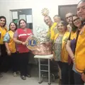 Dona Club de Leones medicamentos a Cruz Roja