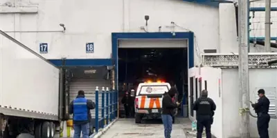 Despiden a empleado tras grabar muerte de dos compa&ntilde;eros prensados por una m&aacute;quina