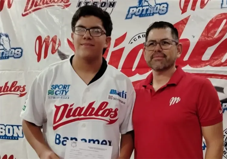 Joven cajemense firma con Diablos Rojos del M&eacute;xico