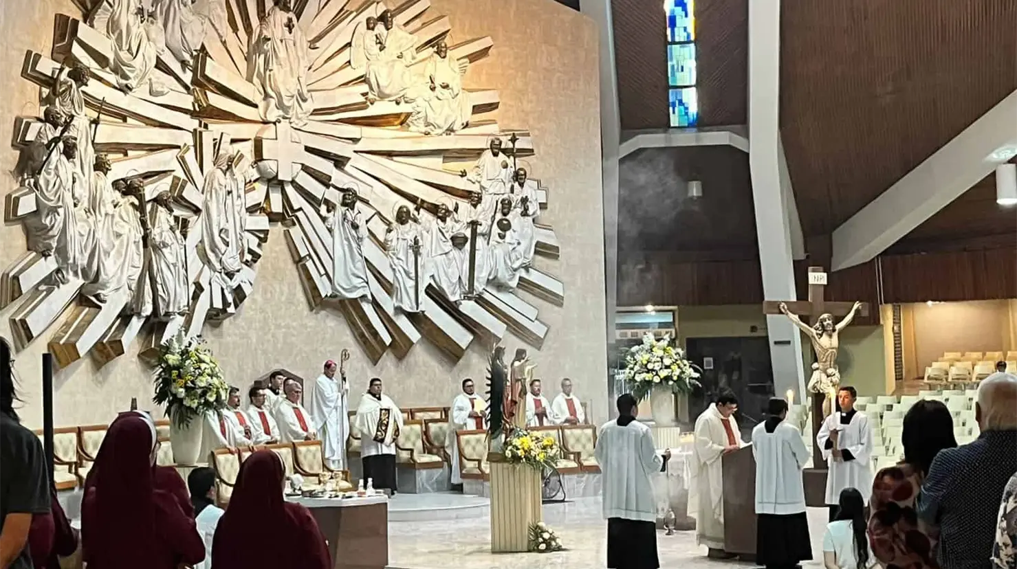 Pide padre Salvador Nieves reflexionar este Día de Reyes