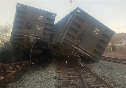 Tren se descarrila en Sonora, transportaba jarabe de ma&iacute;z