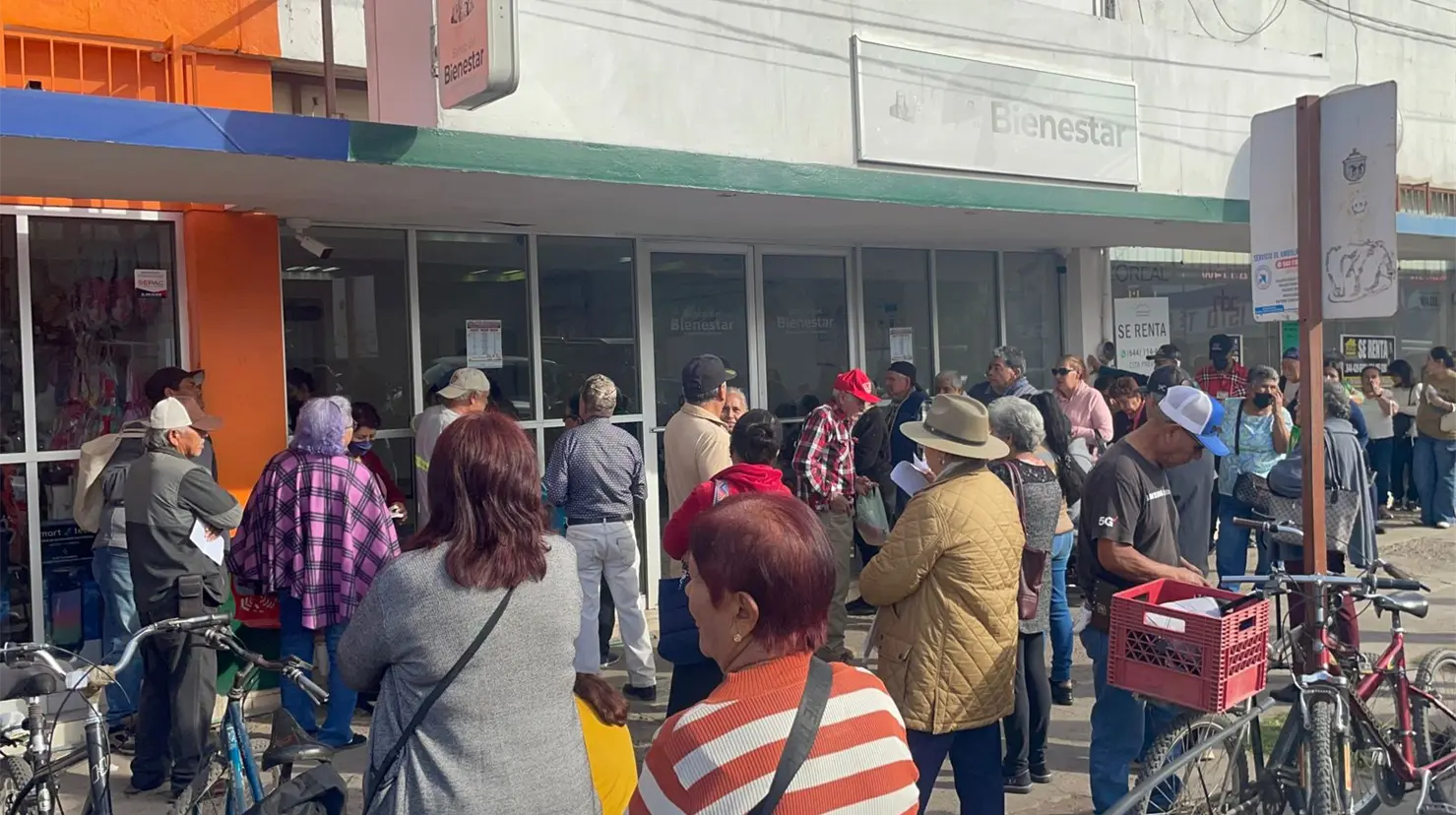 Los beneficiarios de los programas también pueden pagar en cajas de supermercados, además de hacer retiros en los cajeros bancarios para evitar hacer filas