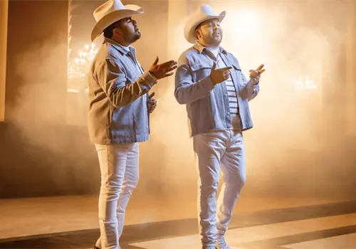 Los Hermanos Vega Jr cantan por las calles de Ciudad Obreg&oacute;n