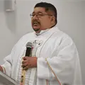 Sacerdote Filiberto Vel&aacute;zquez huye de Guerrero por amenazas del crimen organizado