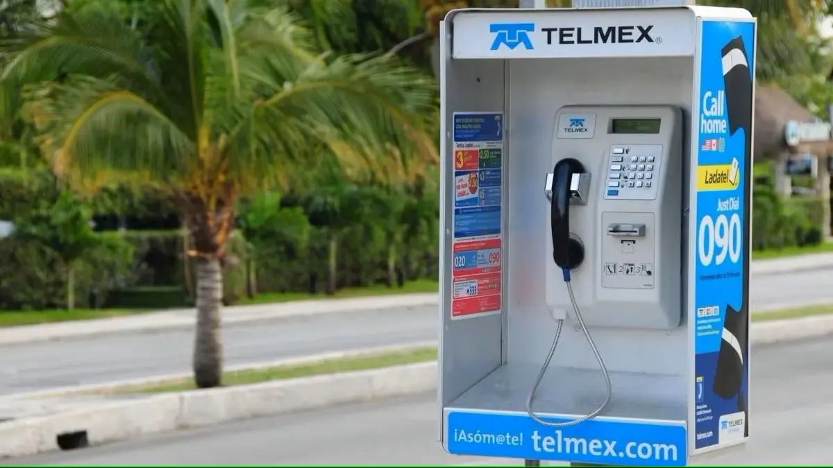 Por esta raz&oacute;n Telmex no puede quitar los tel&eacute;fonos p&uacute;blicos de las calles