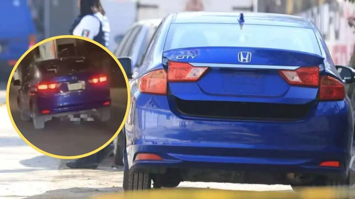 Veh&iacute;culo involucrado llegando a un domicilio tras el accidente