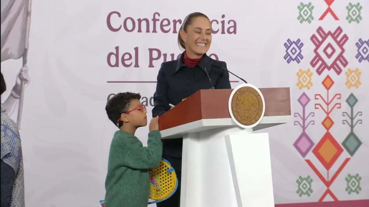 La presidenta Claudia Sheinbaum convivi&oacute; con ni&ntilde;as y ni&ntilde;os durante la conferencia matutina.