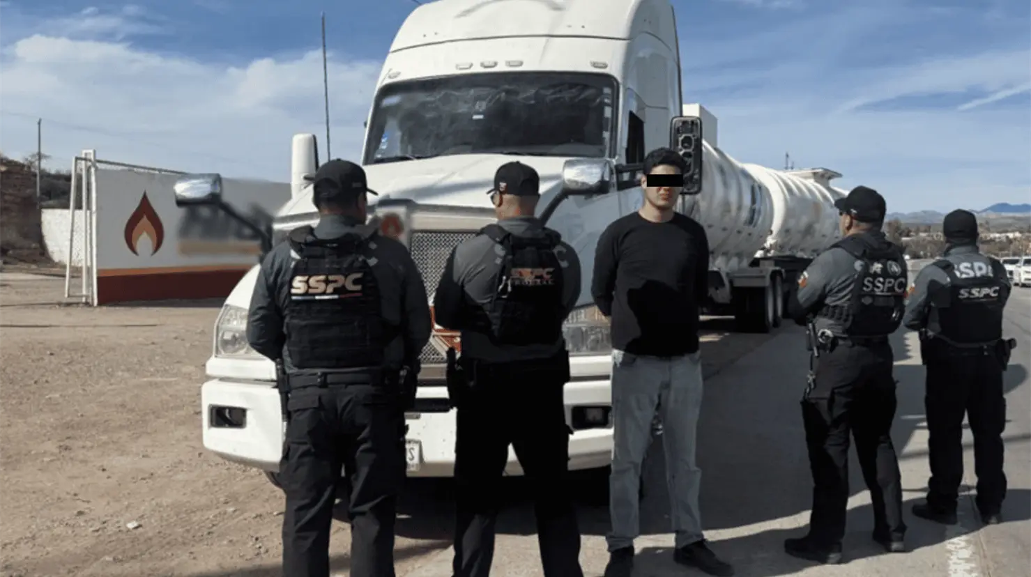 Decomisan tr&aacute;iler cargado de Huachicol en Nogales