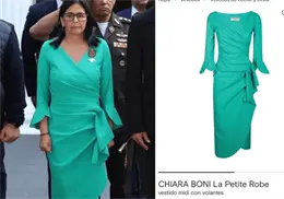 Delcy Rodríguez usó costoso vestido en su juramentación y desata críticas Delcy Rodríguez usó costoso vestido en su juramentación y desata críticas