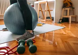 &iquest;Sin tiempo para el gym? Logra tus metas 2026 con rutinas f&aacute;ciles en casa