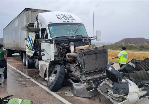 Un herido tras choque por alcance al norte de Ciudad Obreg&oacute;n