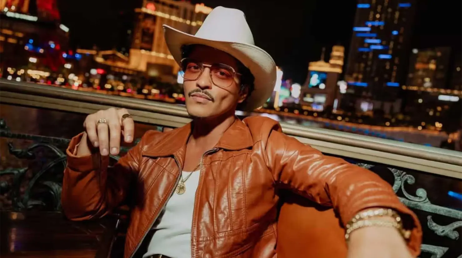 Bruno Mars anuncia "The Romantic", su esperado regreso en solitario tras casi una d&eacute;cada