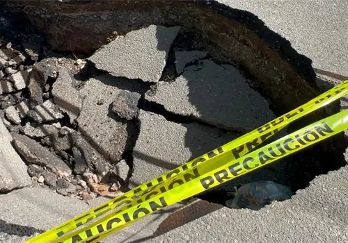 Sigue reparaci&oacute;n de hundimientos en Cajeme