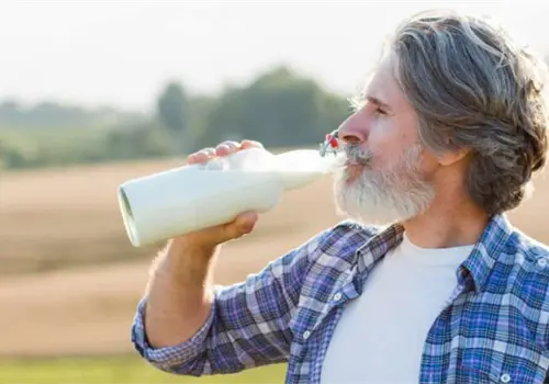 Esto aporta a tu salud incluir la leche durante la adultez