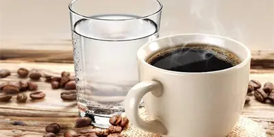 ¿Por qué deberías tomar agua antes del café? El hábito que mejora su sabor y cuida tu cuerpo ¿Por qué deberías tomar agua antes del café? El hábito que mejora su sabor y cuida tu cuerpo
