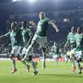 Le&oacute;n vence a Cruz Azul 2-1 y rompe racha de siete a&ntilde;os en el Nou Camp