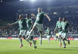 Le&oacute;n vence a Cruz Azul 2-1 y rompe racha de siete a&ntilde;os en el Nou Camp
