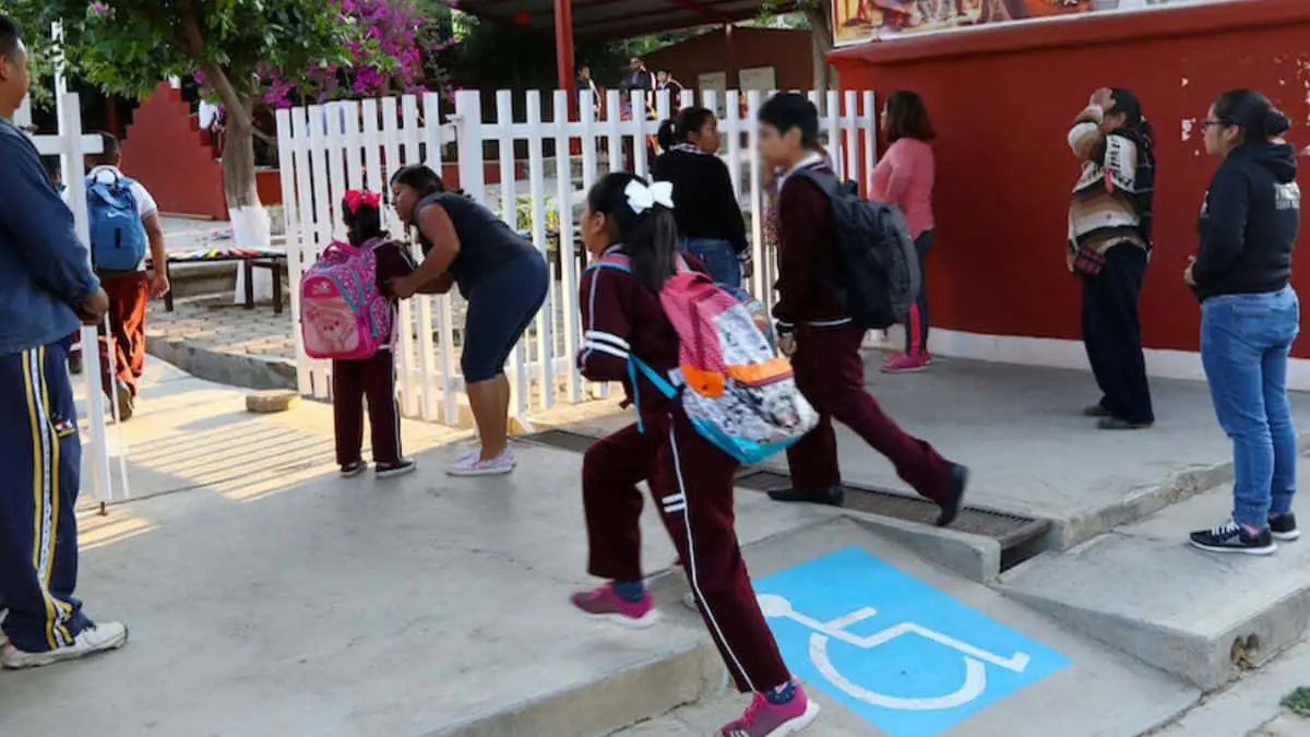 Estudiantes de educaci&oacute;n b&aacute;sica regresan a clases este 12 de enero, mientras el calendario de la SEP ya contempla los pr&oacute;ximos d&iacute;as de suspensi&oacute;n escolar