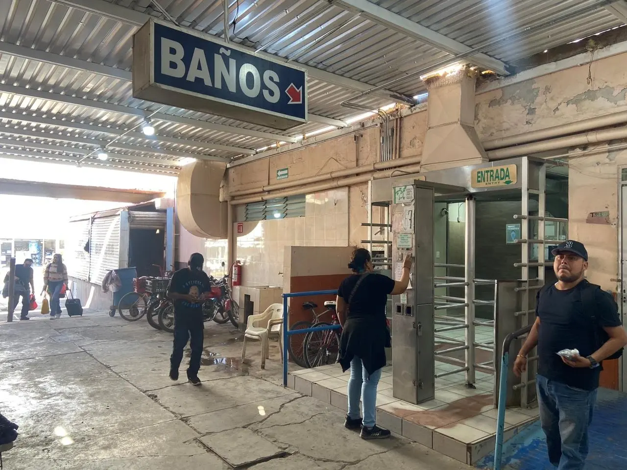 Cabildo redefine administraci&oacute;n de ba&ntilde;os del Mercado de Navojoa
